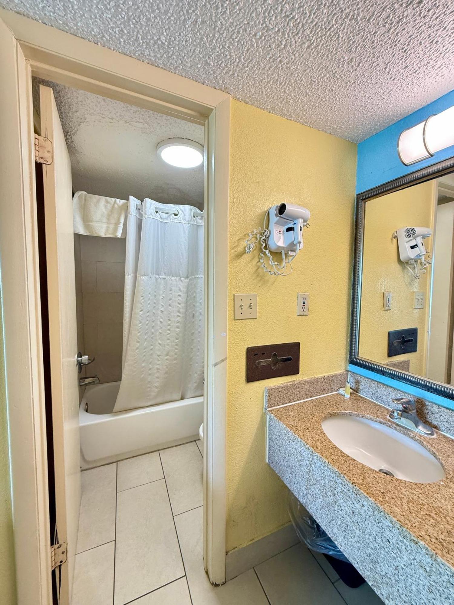 Days Inn By Wyndham Ruther Glen Kings Dominion Area Zewnętrze zdjęcie